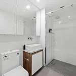 Stylish 2br With Huge Gym, Infinity Pool And Parking