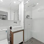 Stylish 2br With Huge Gym, Infinity Pool And Parking Brisbane