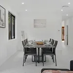 Spacious 5Br Family Home In Leafy Corinda