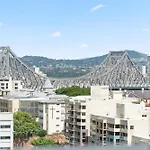 Stylish Valley Apt With Pool, Huge Gym And Study Desk!