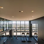 Cbd 2br With Breathtaking Views, Pool & Gym Apartment Brisbane