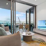 Luxury Retreat Qwr River & Views Brisbane