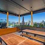 2br Luxury Retreat With Rooftop Pool Access Brisbane