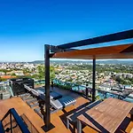 Apartment 2br Luxury Retreat With Rooftop Pool Access Brisbane