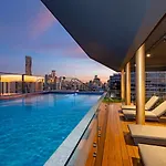 2br Luxury Retreat With Rooftop Pool Access *