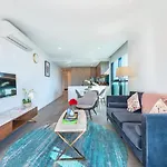2br Luxury Retreat With Rooftop Pool Access Apartment Brisbane