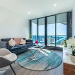 Apartment 2br Luxury Retreat With Rooftop Pool Access Brisbane