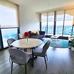 2br Luxury Retreat With Rooftop Pool Access Brisbane