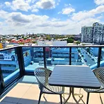 2br Luxury Retreat With Rooftop Pool Access Apartment *