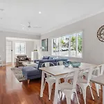 Charming Cottage Short Distance To Cbd With Parking
