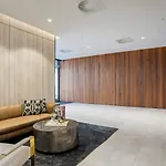Stunning Getaway One King Bed With Unlimited Wi-fi Apartment Brisbane