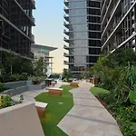 Stunning Getaway One King Bed With Unlimited Wi-fi Brisbane
