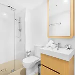 Stunning Getaway One King Bed With Unlimited Wi-fi Apartment