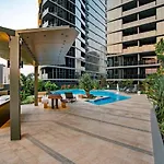 Stunning Getaway One King Bed With Unlimited Wi-fi Apartment Brisbane
