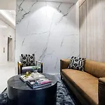 Stunning Getaway One King Bed With Unlimited Wi-fi *