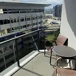 Stunning Getaway One King Bed With Unlimited Wi-fi * Brisbane