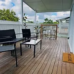 Peaceful Cottage-Style Home - Walk To Boondall Station - 12 Mins To Airport!