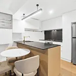 One Bedroom Apartment Near Theatres Galleries