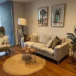 Private Room With River View - Shared Accomodation