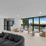 5 Star Queens Wharf 2Br 2Ba High Floor Epic Views