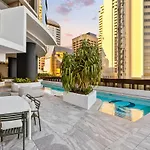5 Star Queens Wharf 2br 2ba High Floor Epic Views