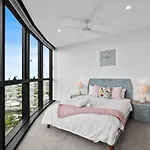 Apartment 5 Star Queens Wharf 2br 2ba High Floor Epic Views *