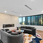 Apartment 5 Star Queens Wharf 2br 2ba High Floor Epic Views Brisbane