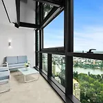5 Star Queens Wharf 2br 2ba High Floor Epic Views * Brisbane