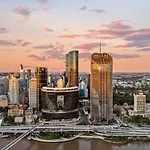 Apartment 5 Star Queens Wharf 2br 2ba High Floor Epic Views