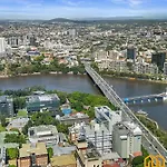 Qw Luxury River City Views