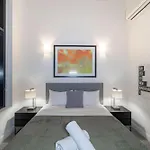 Modern 2Br 2Ba Apartment With Parking In South Brisbane