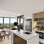 Apartment New Luxe 2br Queens Wharf *