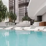 New Luxe 2br Queens Wharf