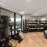 New Luxe 2br Queens Wharf