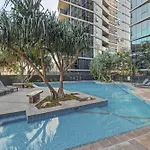 Modern South Bank Apt Walk To Dining & Museums