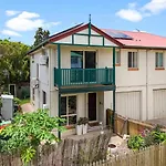 Luxurious Urban Eco Escape 3Br