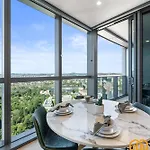 Elevated Luxury At Qwr City & River Views