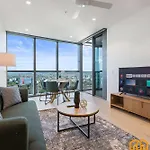 Elevated Luxury At Qwr City & River Views