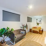 Apartment Cozy Kangaroo Point Pad Brisbane