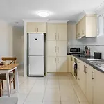 Great Value And Comfort Family Home 5 Mins To Shops