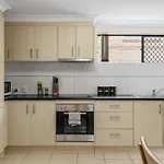 Great Value And Comfort Family Home 5 Mins To Shops