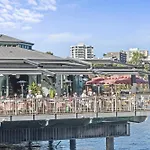 Stylish Brisbane City Stay With Bbq Pool & Gym