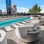 Apartment Stunning River View 2 br Casino Qw