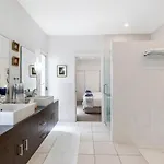 Short Stay On Esplanade One Bedroom Apartment With Private Pool