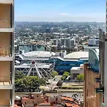 Apartment Elevate - Views, Pool, Sauna & Gym *