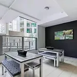 Elevate - Views, Pool, Sauna & Gym Brisbane