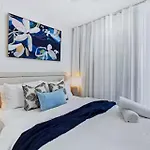 Apartment Elevate - Views, Pool, Sauna & Gym