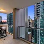 Elevate - Views, Pool, Sauna & Gym Brisbane