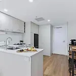 Elevate - Views, Pool, Sauna & Gym Brisbane