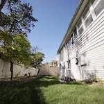 Charming Retro Retreat With Cozy Nights And Sweet Treats Close To Pa